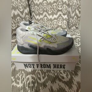 Puma LaMelo Ball MB.03 Chino Hills Gray Lime 379235-01 Men’s Size 8.5